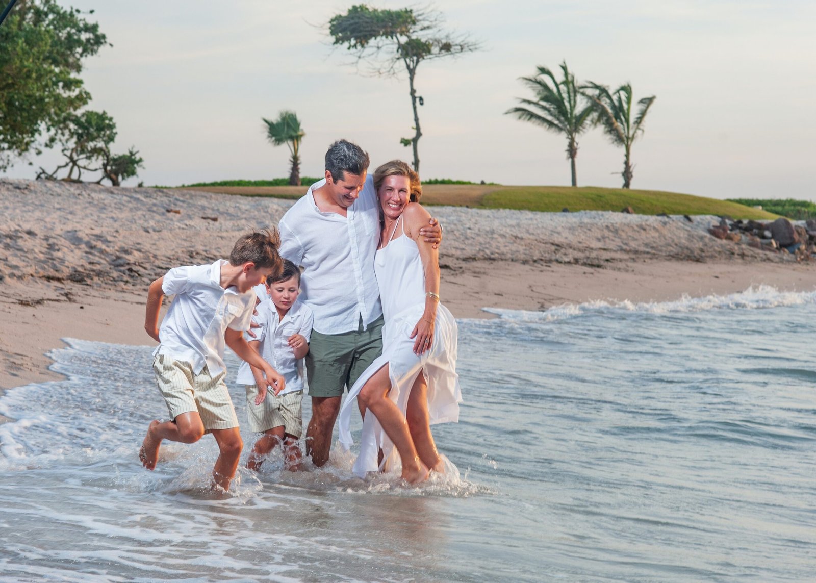 Family arriving at the closest point to the green